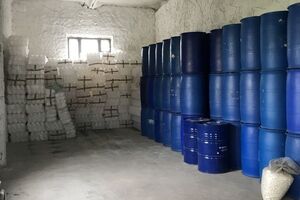 Во время обыска изъяли 1,2 тонны технического спирта