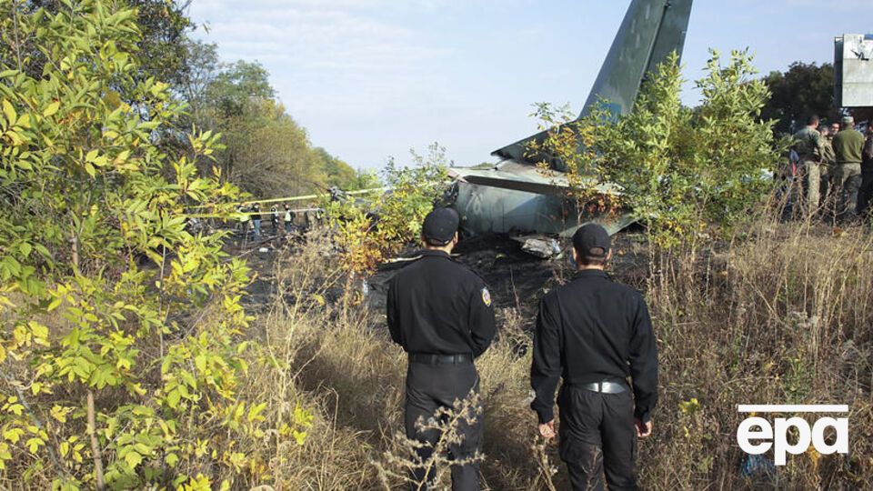 Навчальний літак Ан-26Ш упав і загорівся за два кілометри від військового аеродрому Чугуєва