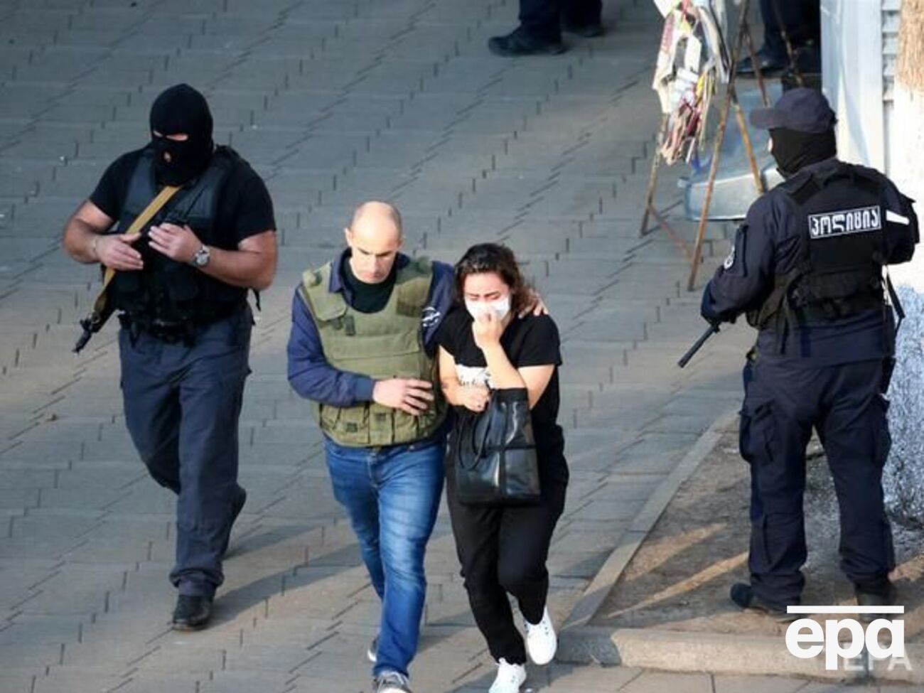 Заложники сообщили, что мужчина отпустил их без каких-либо условий и вел себя с ними гуманно