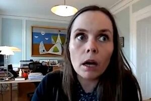 Якобсдоуттир не растерялась и продолжила интервью после землетрясения