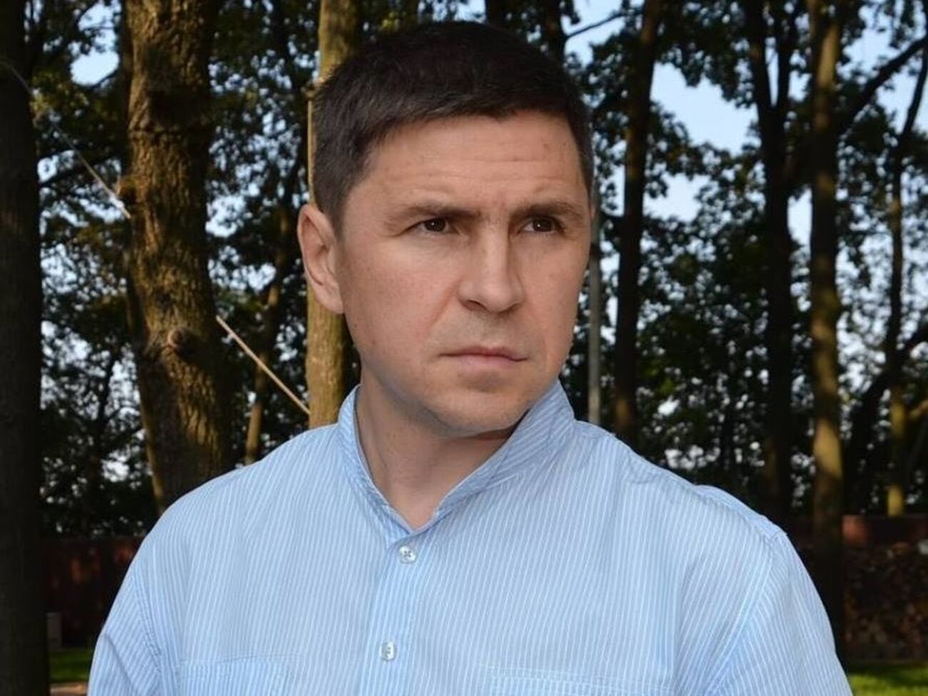 У Зеленського немає бажання сховатися від проблем або вдавати, що все скрізь ідеально. Дивіться ввечері його інтерв'ю чотирьом телеканалам