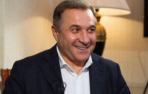 Васюник: Один раз со стороны не видел удара, прилетело в лицо. Но это как-то привычно