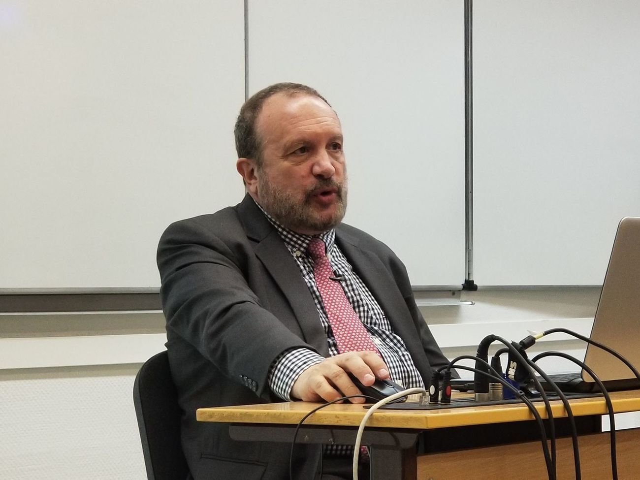 Фаворов: Вакцина має пройти всі випробування