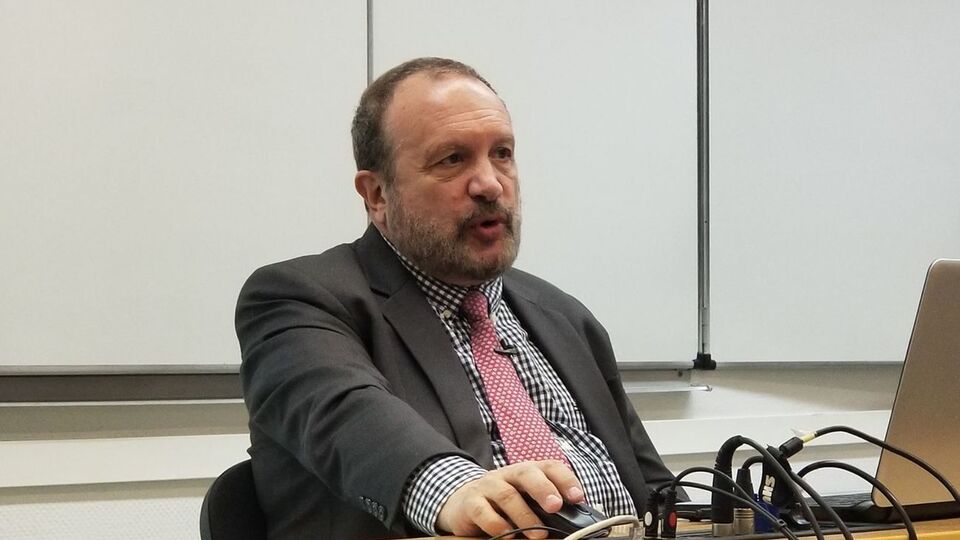 Фаворов: Вакцина должна пройти все испытания