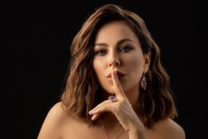 Ані Лорак: Гарна зйомка для обкладинки журналу Fashionpeople Russia