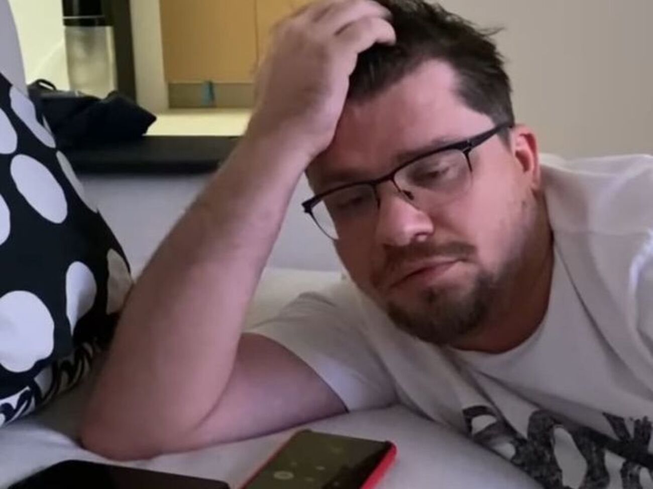 Харламов: Я не понимаю. Клавиатура – это то, что у ноутбука?