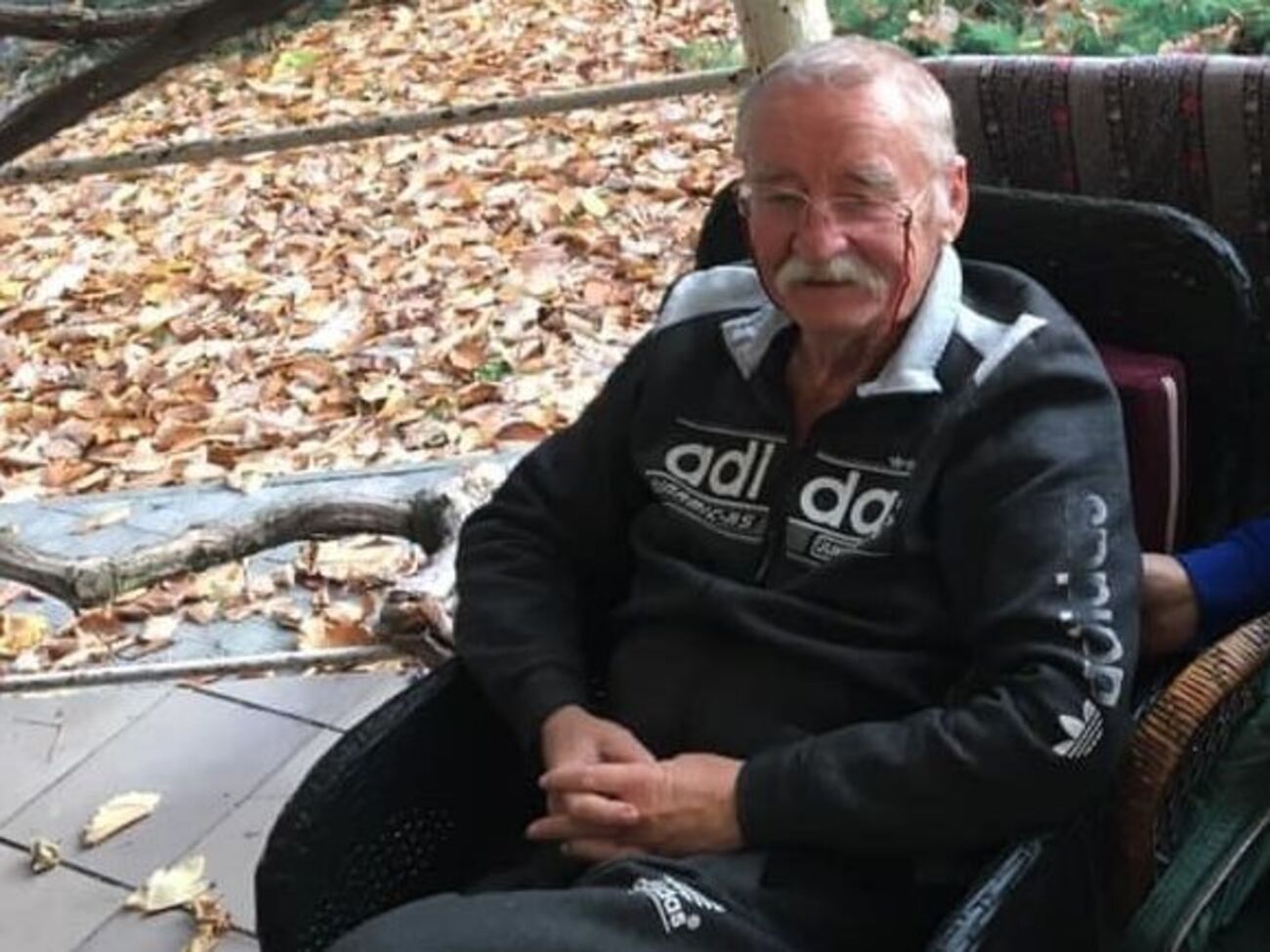 Коли ми познайомилися з Петренком, він розвіяв скуту атмосферу історією про те, як вони з Висоцьким гнали самогон