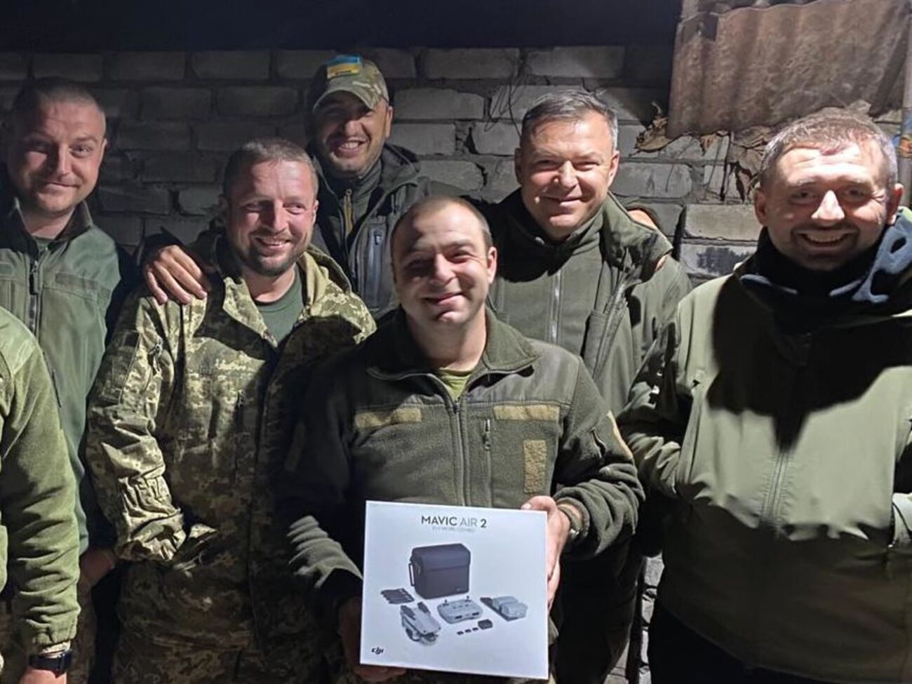 Нардепы передали дроны украинским военным