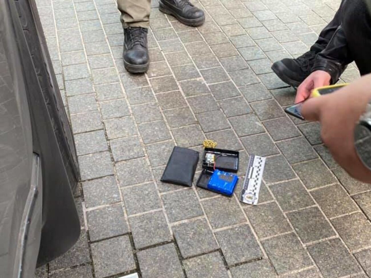 Арахамія заявив, що знайшов у колісній арці пристрій стеження