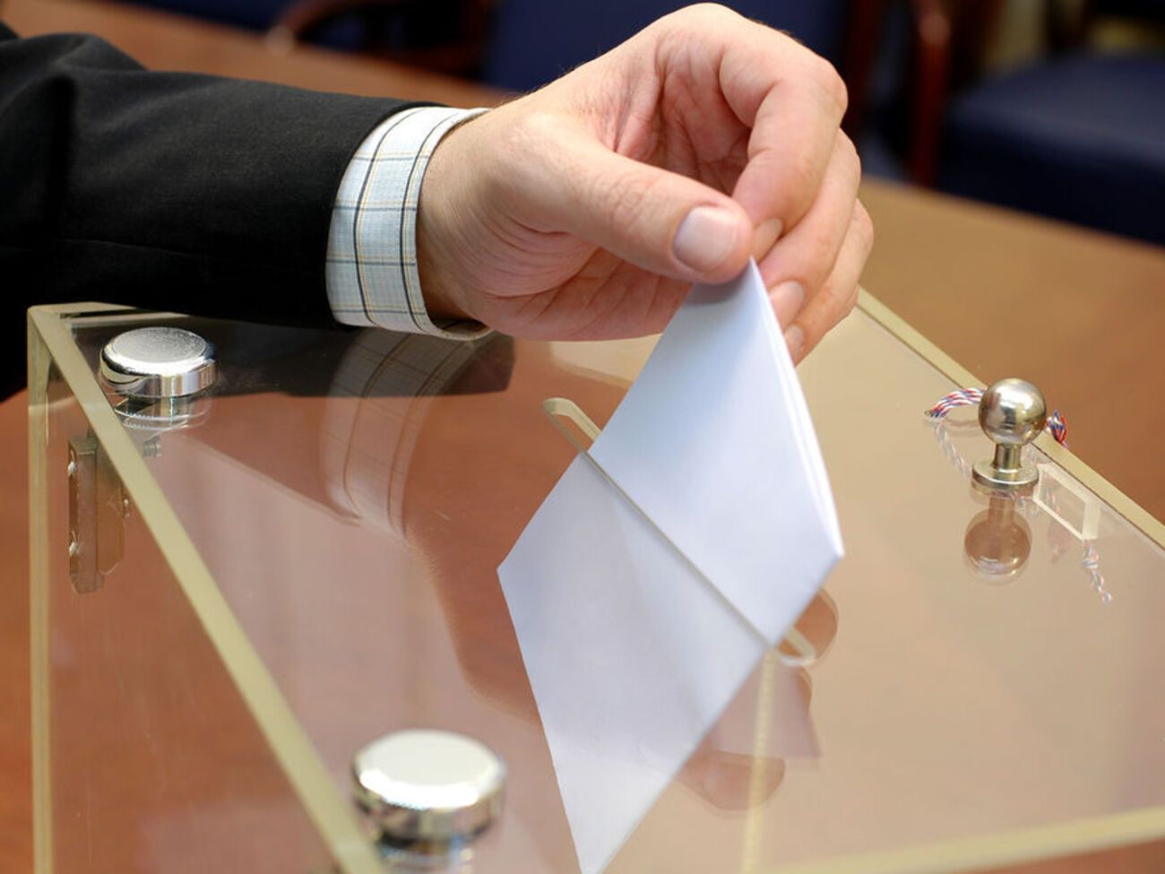 Подозреваемый хотел подкупить 52 избирателя