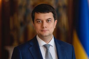 Разумков отметил, что не будет искать волонтеров, потому что "ему есть чем заняться"