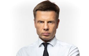 Алексей Гончаренко: Еще раз: вице-президент государственной компании "Энергоатом" получает дивиденды от российской компании, которая помогает оккупации украинского полуострова. Вы серьезно?