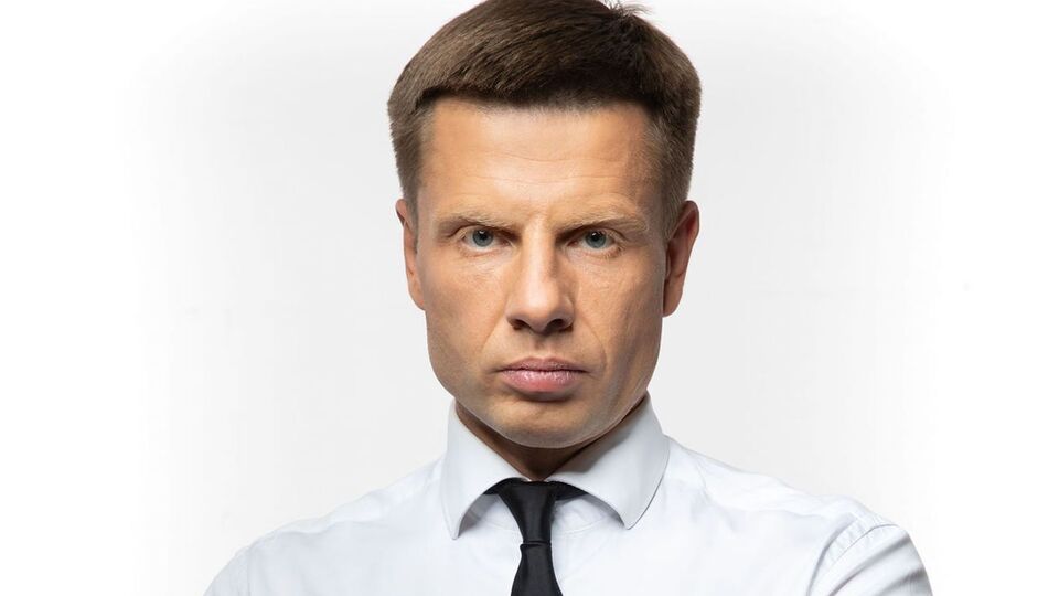 Алексей Гончаренко: Еще раз: вице-президент государственной компании "Энергоатом" получает дивиденды от российской компании, которая помогает оккупации украинского полуострова. Вы серьезно?