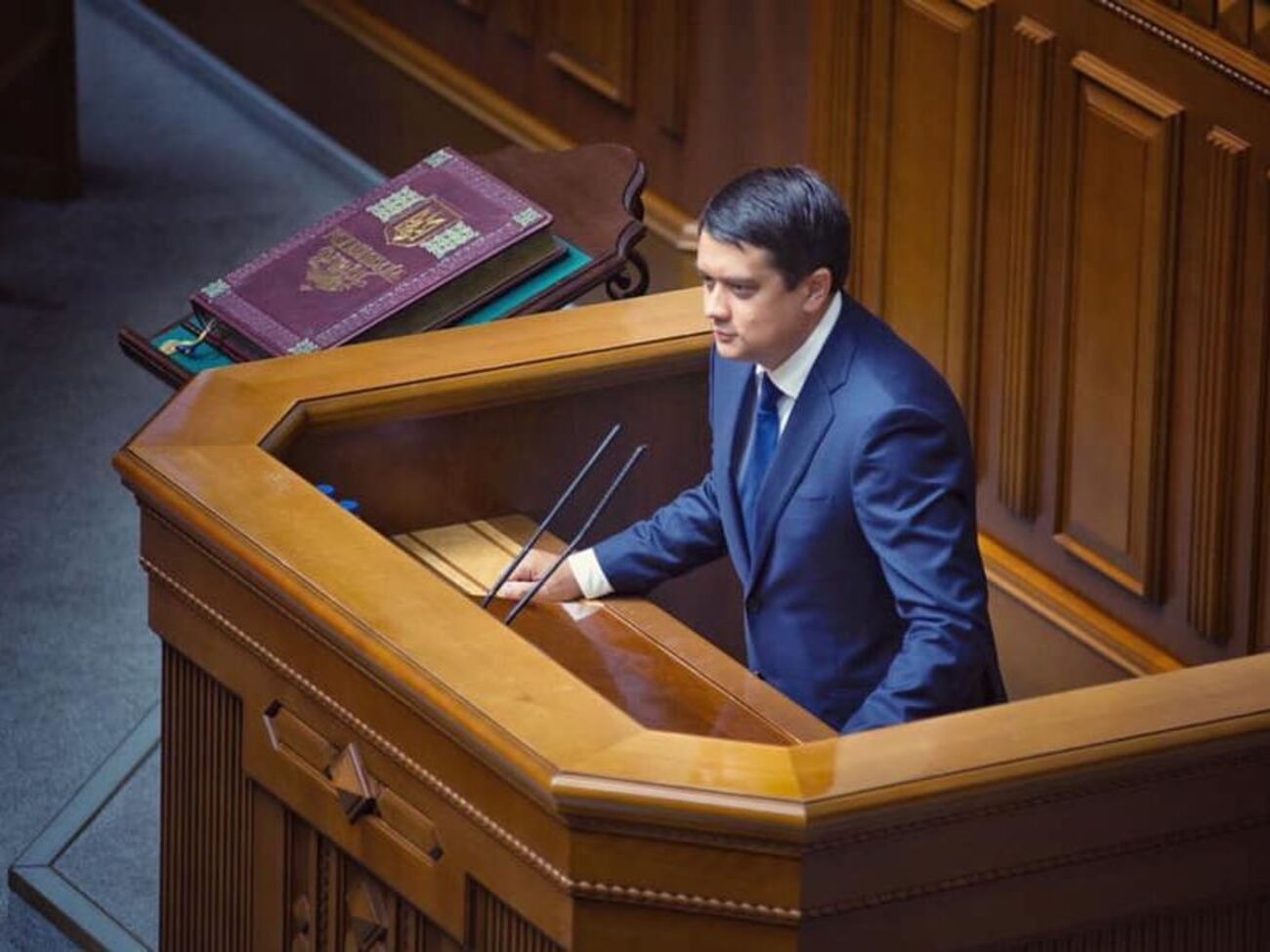 Разумков: Ми не можемо залишити громади без легітимної влади