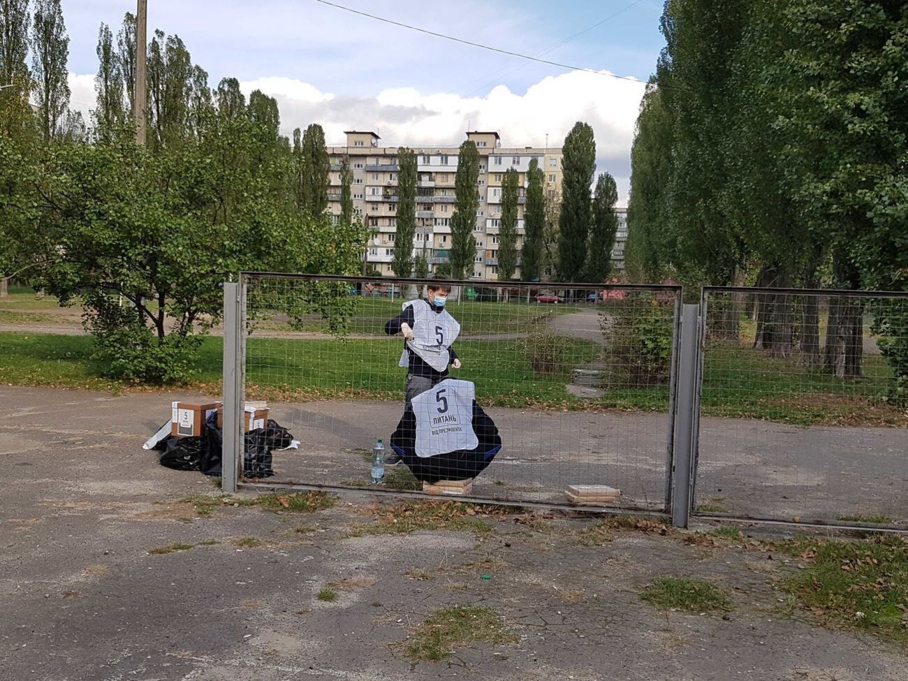 Факти участі неповнолітніх в опитуванні сьогодні публікують користувачі соцмереж