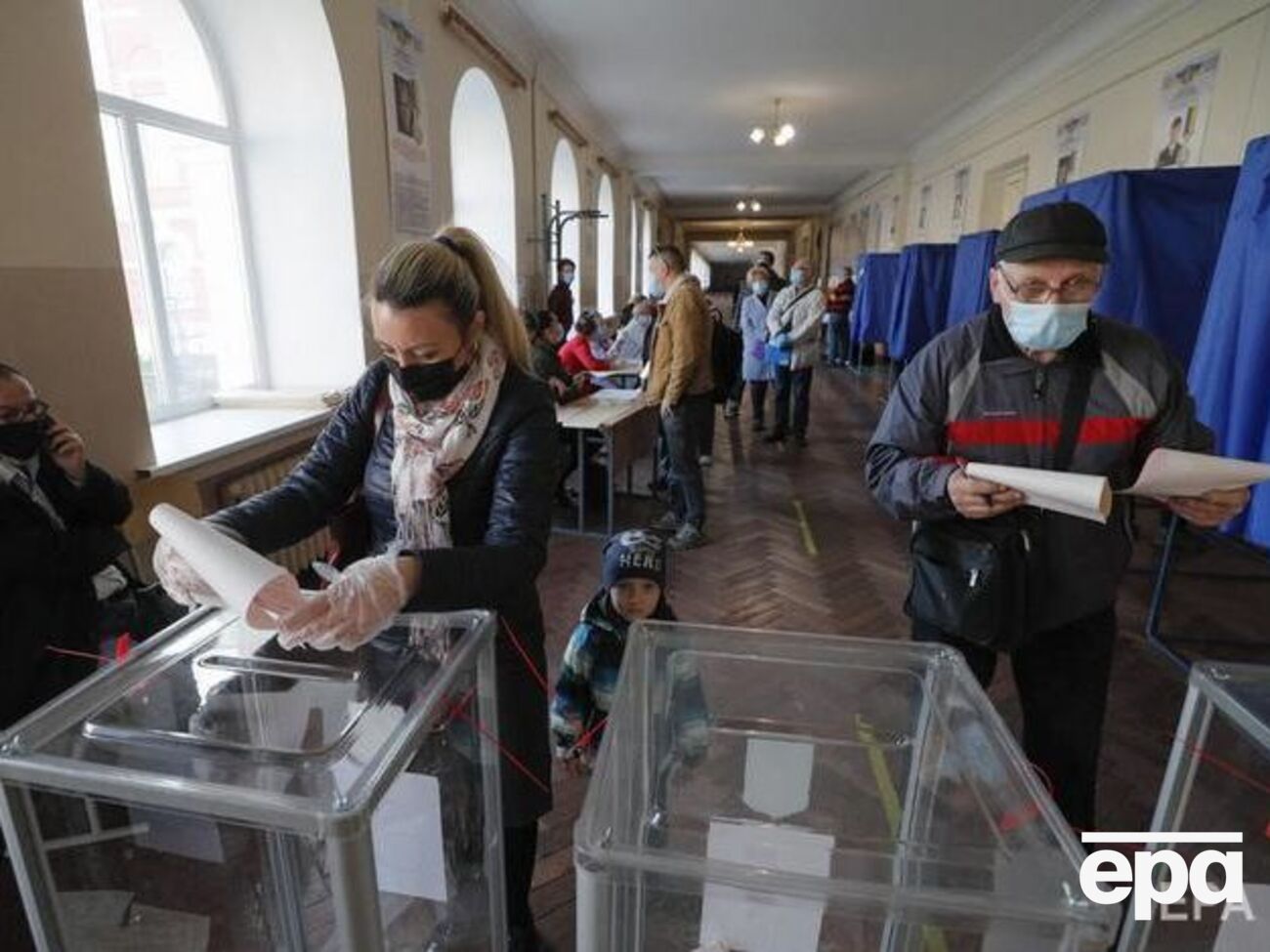 В Украине проходят местные выборы