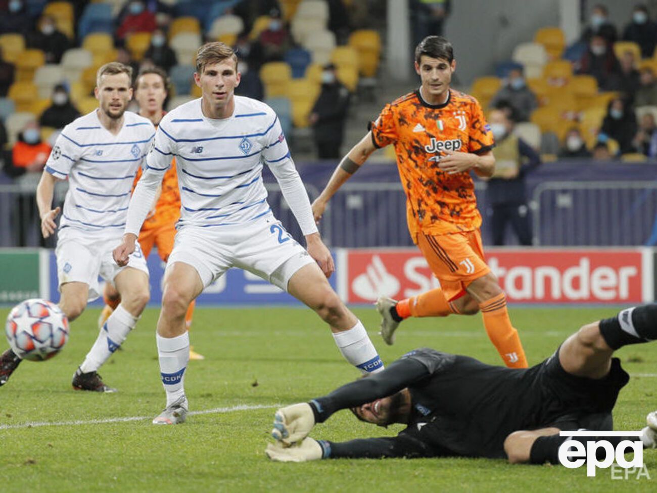 У всіх інших гравців, тренерів та персоналу "Динамо" результати тестів негативні