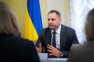 Ермак (на фото) заявил, что президент "хочет общаться от людей на улице до министров и их заместителей"