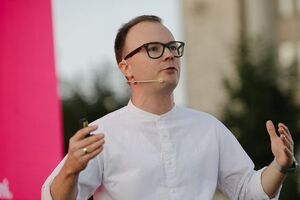 Євпаку 35 років