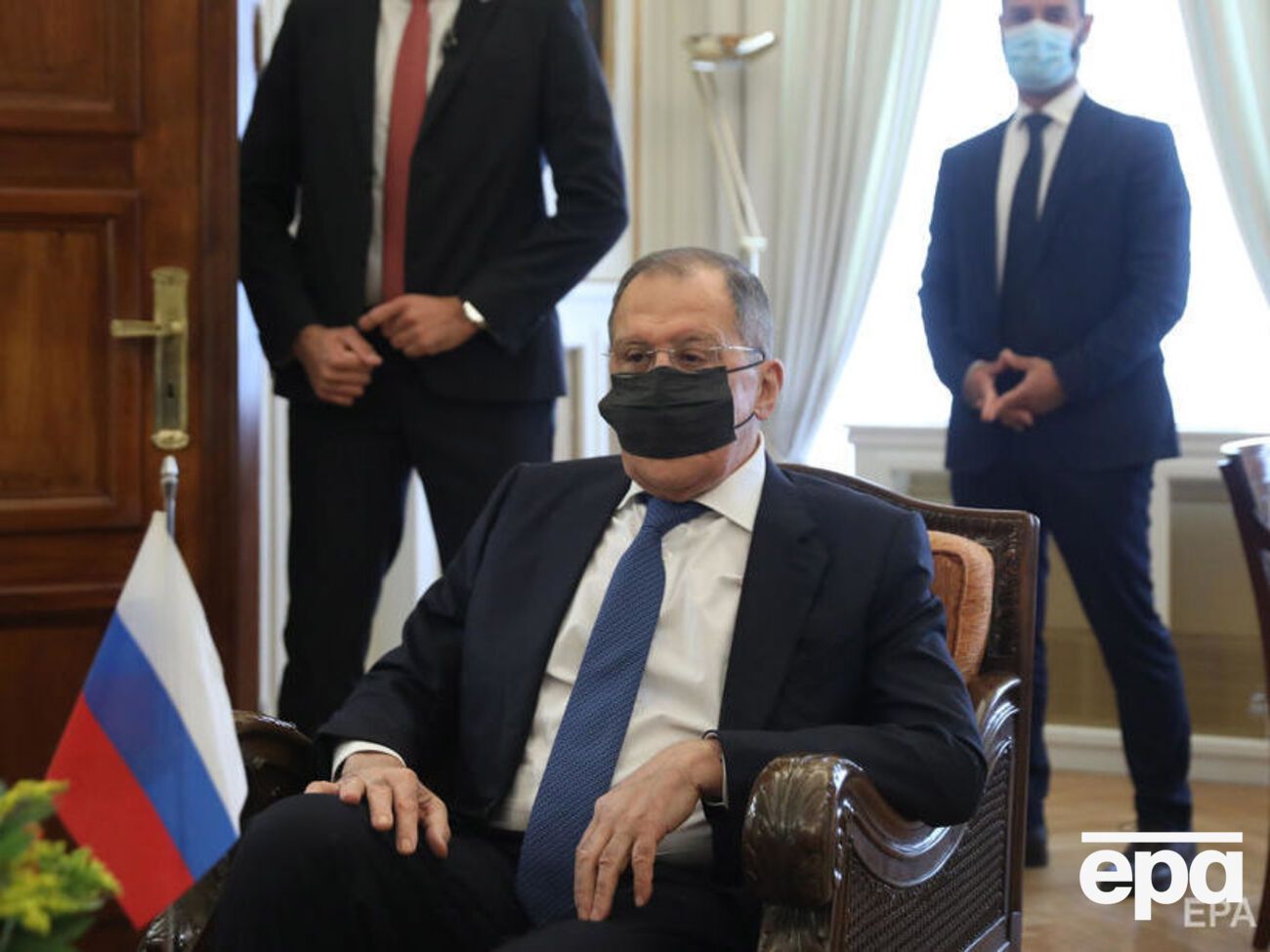 По словам Захаровой, Лавров чувствует себя хорошо
