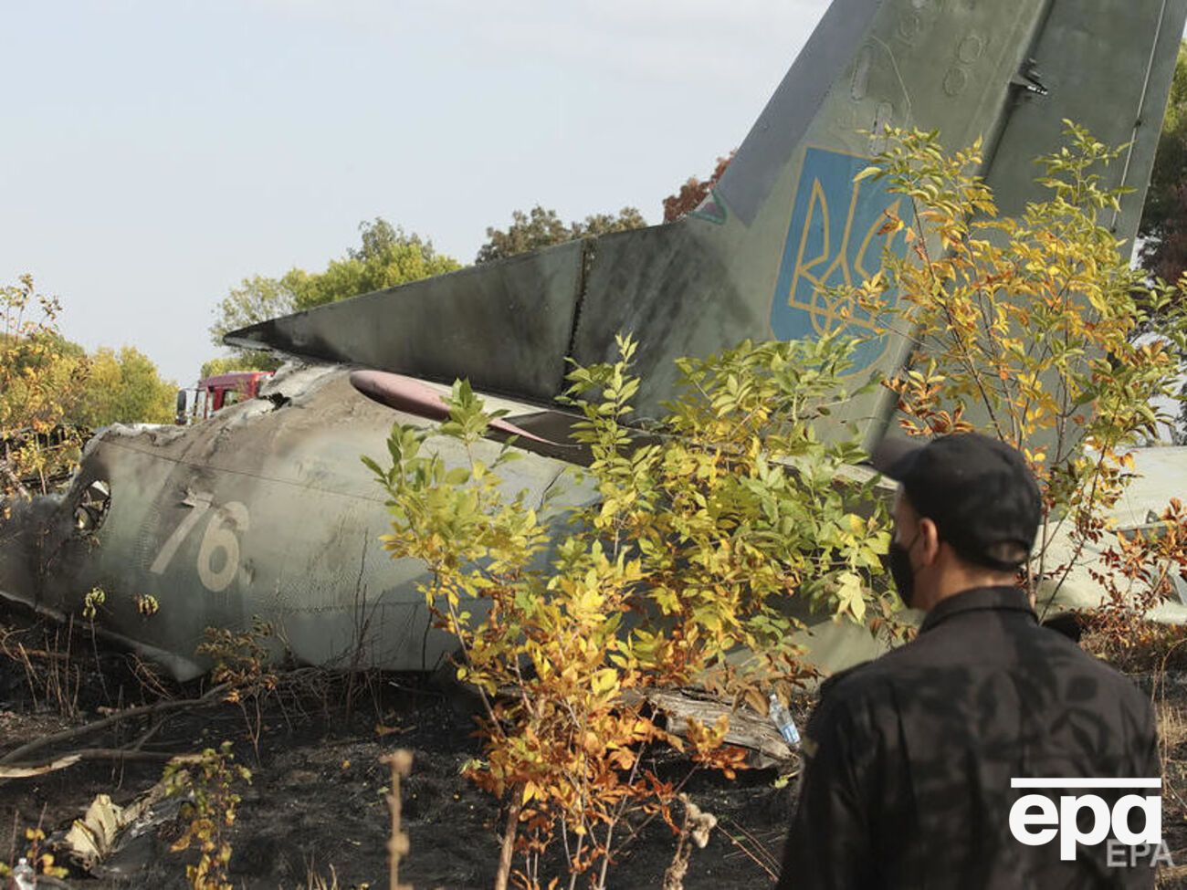 Учебный самолет Ан-26 упал и загорелся в двух километрах от военного аэродрома Чугуева