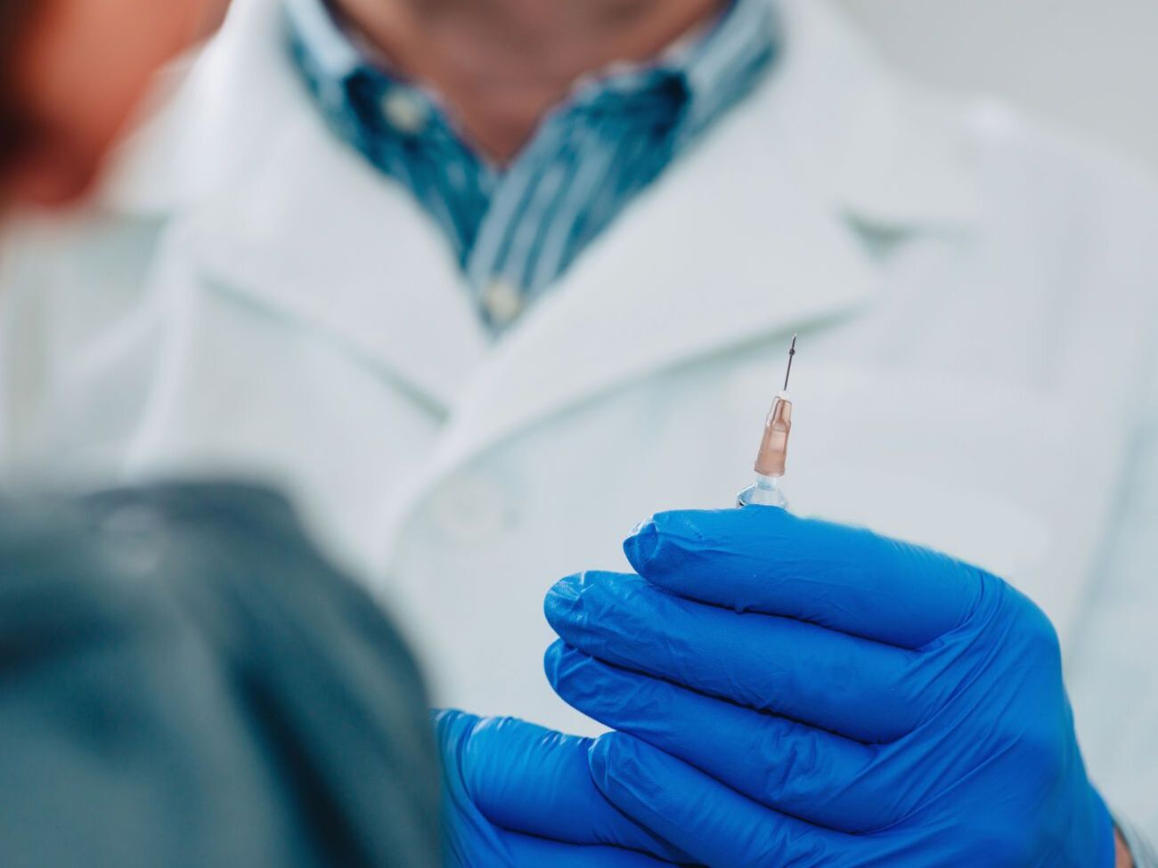 С начала эпидемического сезона в Украине прививки сделали 11 605 человек