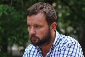 Шкляров женат на сотруднице Госдепа и живет в США