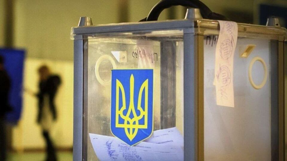 Сегодня утром в теризбиркоме отключили свет, а потом сообщили о минировании здания