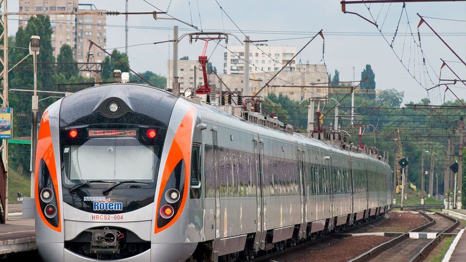 З 1 листопада УЗ знизить вартість квитків на місця в першому класі "Інтерсіті"