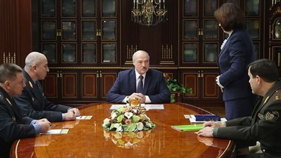 Лукашенко: Чому не залучити нам, аж до озброєння, у ці летючі загони колишніх військовослужбовців? Вони можуть нам неабияк допомогти