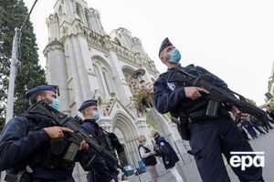 В результате нападения в церкви в Ницце было убито два человека