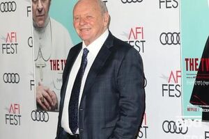 Хопкинс родился в 1937 году