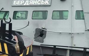 Катер "Бердянск" был пробит снарядом, выпущенным с российского вертолета