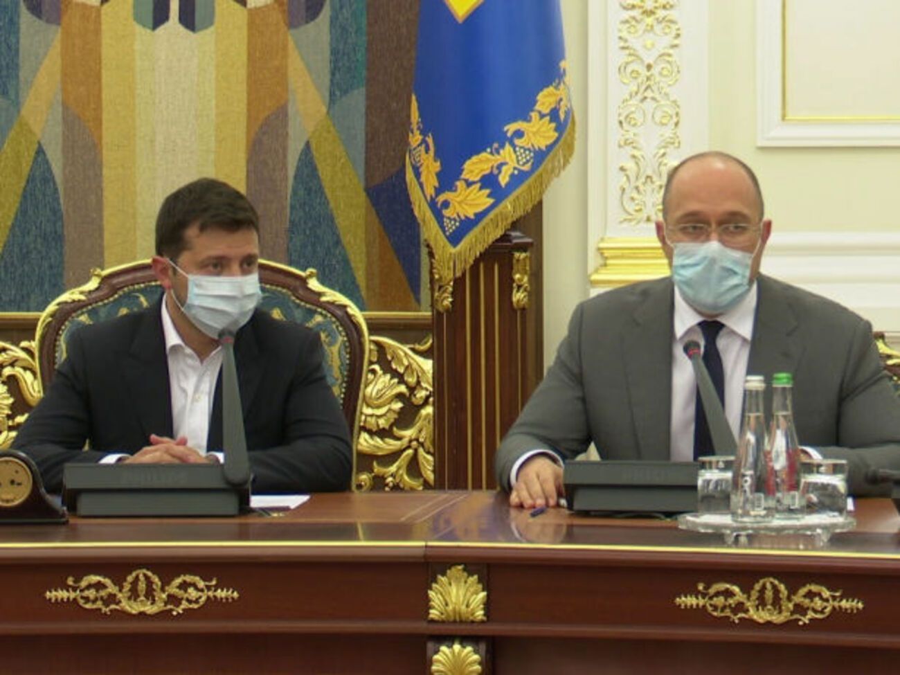 Зеленський узяв участь у позачерговому засіданні Кабміну