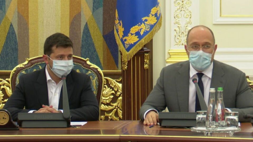 Зеленский принял участие во внеочередном заседании Кабмина