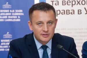 Кудлаєнко: Необхідно прийняти рішення і захистити вчителів