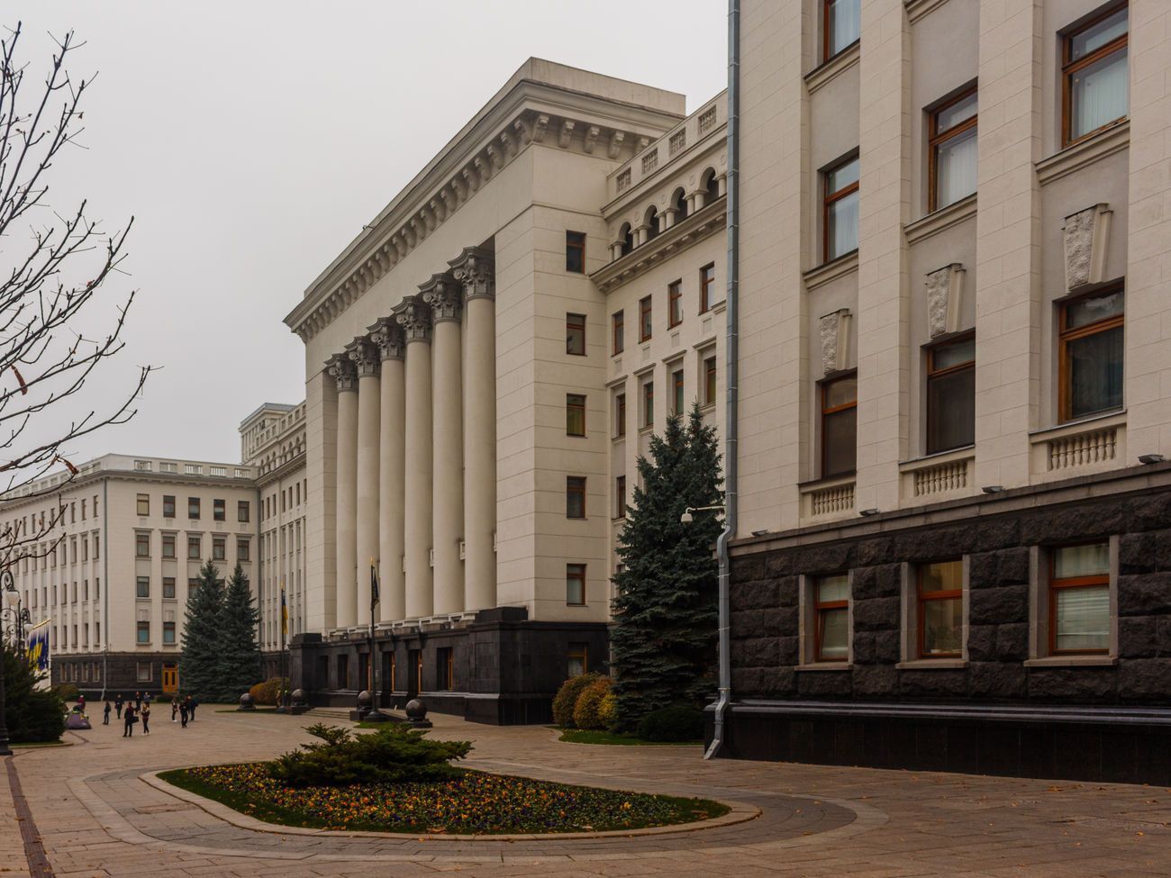 На Банковой не рассматривают возвращение к жестким карантинным мерам