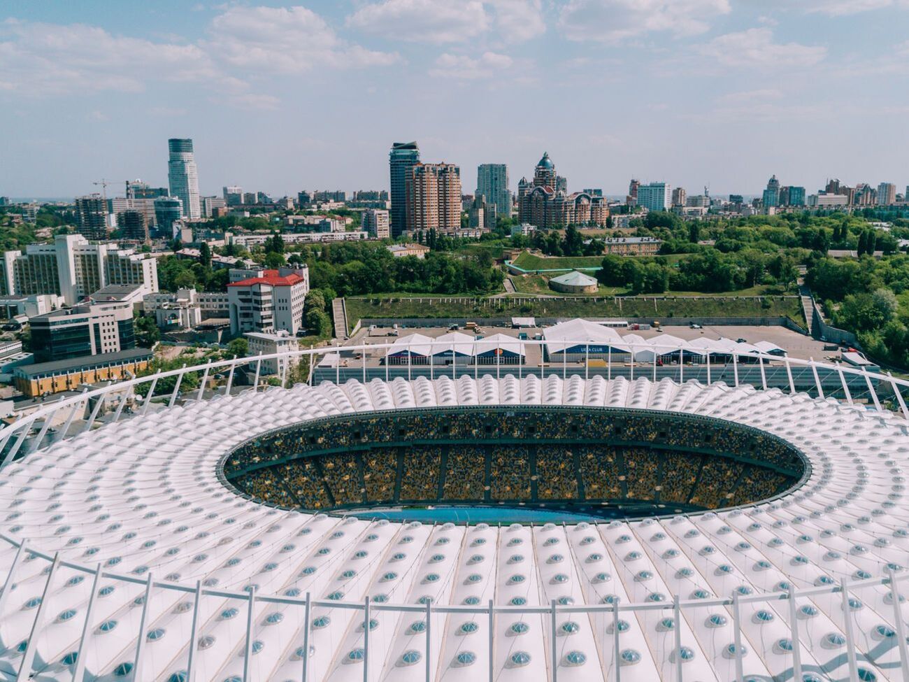 На "Олімпійський" пустять уболівальників