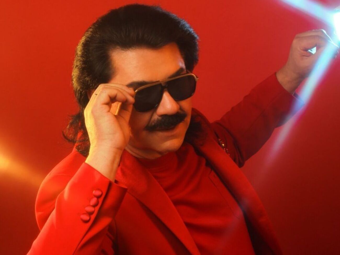 Зибров: Я рад, что песня получила новое молодежно-танцевальное звучание, под эти биты станцует каждый, я уверен!