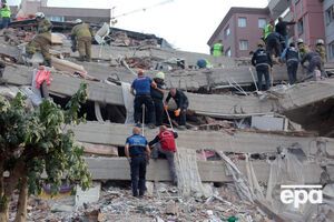 Из-под завалов спасли 70 жителей Турции