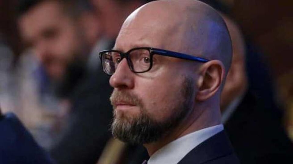 Яценюк: КСУ накрив гробовою плитою всю антикорупційну реформу