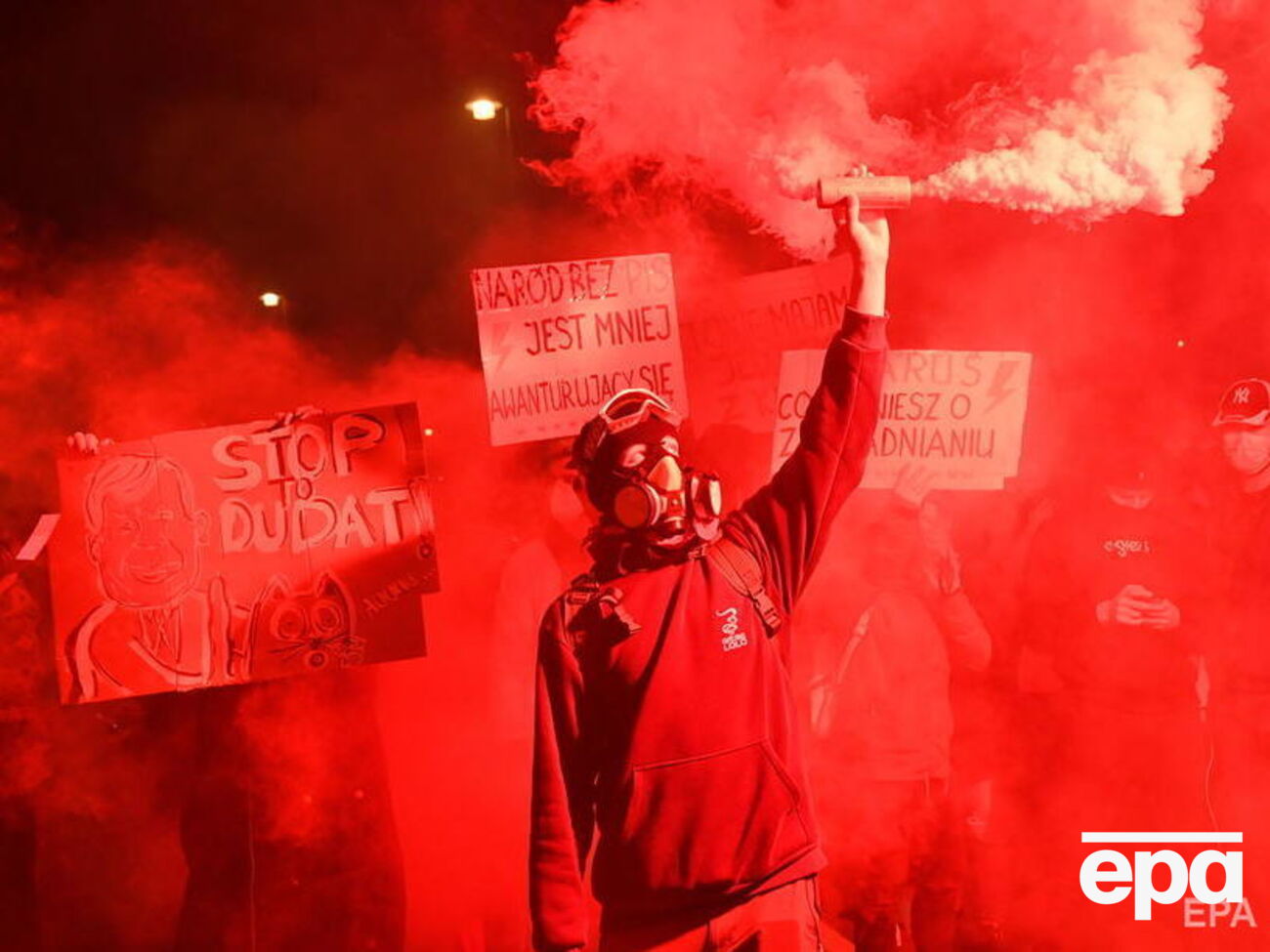 У Польщі на "Жіночий страйк" через заборону абортів вийшло 100 тис. осіб. Фоторепортаж