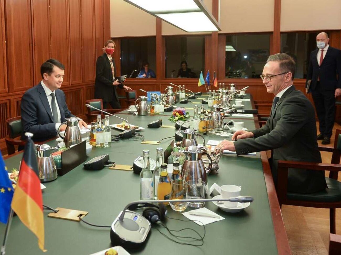 Разумков провів зустріч із Маасом