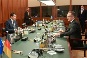 Разумков провів зустріч із Маасом