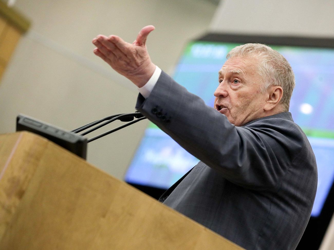 Жириновский: Франция расплачивается за то, что приняла огромное количество мигрантов