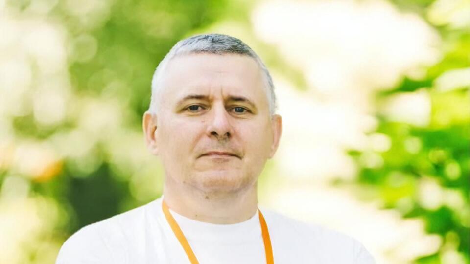 Василий Дякив преподает историю в гимназии