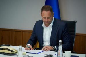 Ермак: Сегодня коммуникационные вещи играют очень важную роль. Что греха таить, иногда мы чуть-чуть опаздываем