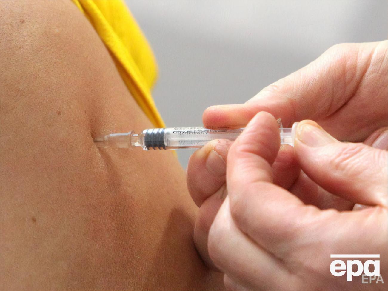 В начале 2021 года власти Великобритании собираются привить всех, кроме детей