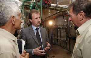 Александр Попов: Если отопление обходится в сумму, равную пенсии, оно должно поставляться исправно и в соответствии с погодой