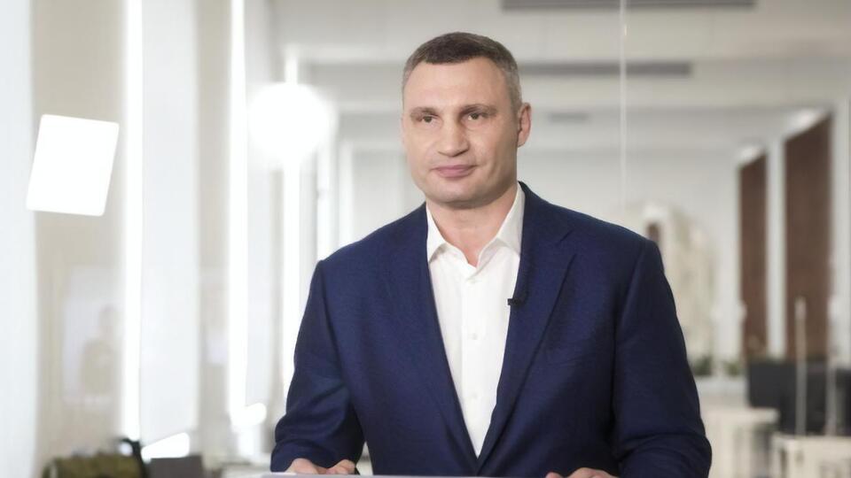 Виталий Кличко: Места на стадионах можно будет заполнять на 30%. Подчеркну: это касается только международных матчей